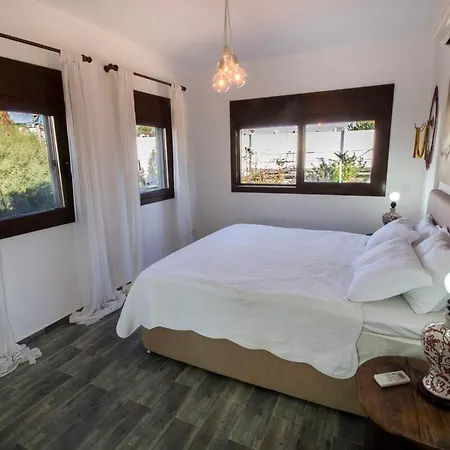 Enjoy 4br Wprivate Garden In Trkbk Villa Bodrum