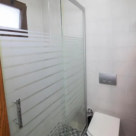 Enjoy 4br Wprivate Garden In Trkbk Villa *