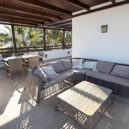 Villa Enjoy 4br Wprivate Garden In Trkbk *