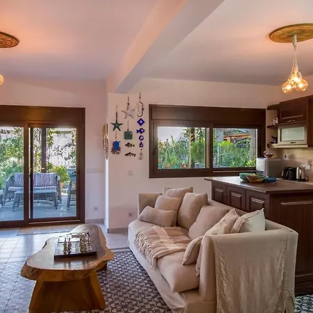 Enjoy 4br Wprivate Garden In Trkbk Villa